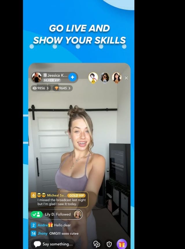 Antara muka siaran langsung SuperLive menunjukkan alat pemberian hadiah dan interaksi penonton